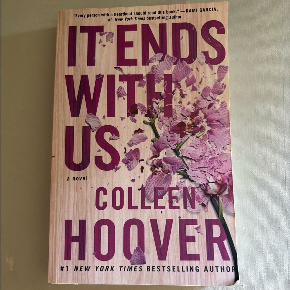 It Ends With Us by Colleen Hoover Book